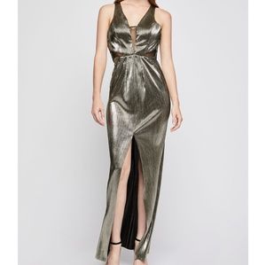 🇺🇸 BCBGeneration Metallic Pleated Maxi Gown